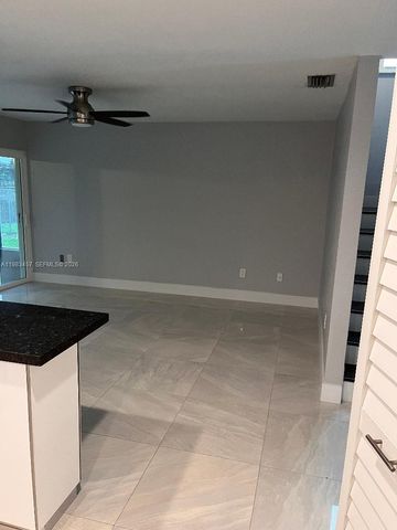 11712 SW 13th St, Miami, FL 33184