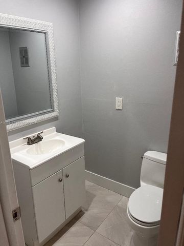 11712 SW 13th St, Miami, FL 33184