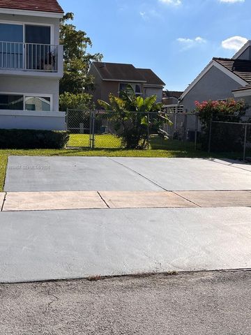 11712 SW 13th St, Miami, FL 33184