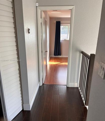 11712 SW 13th St, Miami, FL 33184