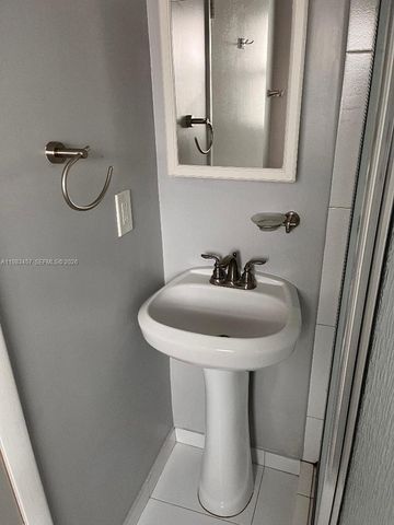 11712 SW 13th St, Miami, FL 33184