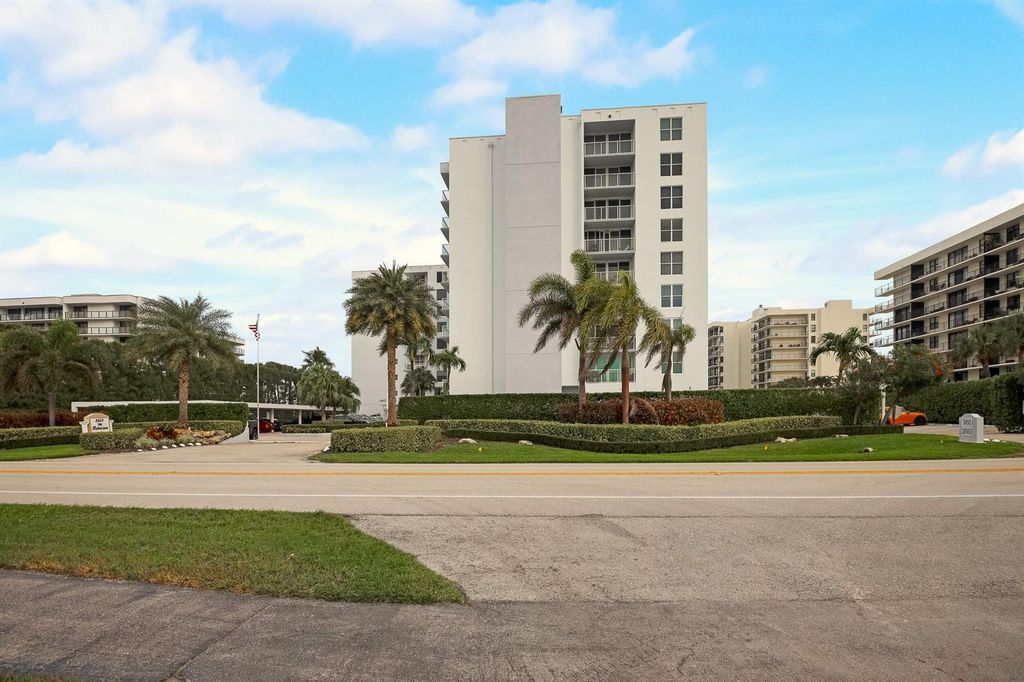 3450 S Ocean Boulevard 106, Palm Beach, FL 33480
