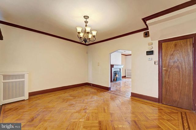 5005 N 9TH ST, Philadelphia, PA 19141