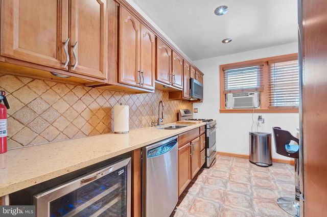 5005 N 9TH ST, Philadelphia, PA 19141