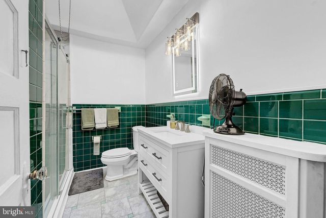 5005 N 9TH ST, Philadelphia, PA 19141