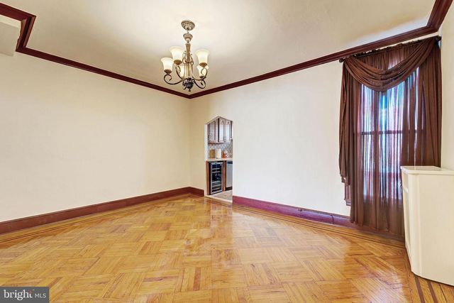 5005 N 9TH ST, Philadelphia, PA 19141