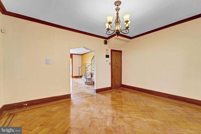 5005 N 9TH ST, Philadelphia, PA 19141