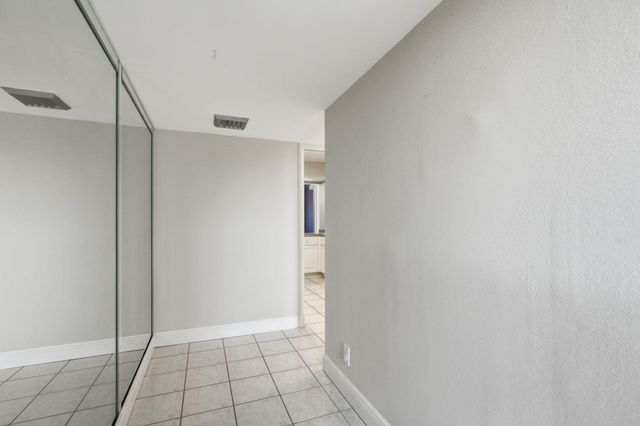 124 Lakeshore Drive 8280, North Palm Beach, FL 33408
