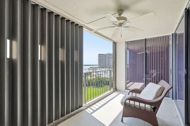 124 Lakeshore Drive 8280, North Palm Beach, FL 33408