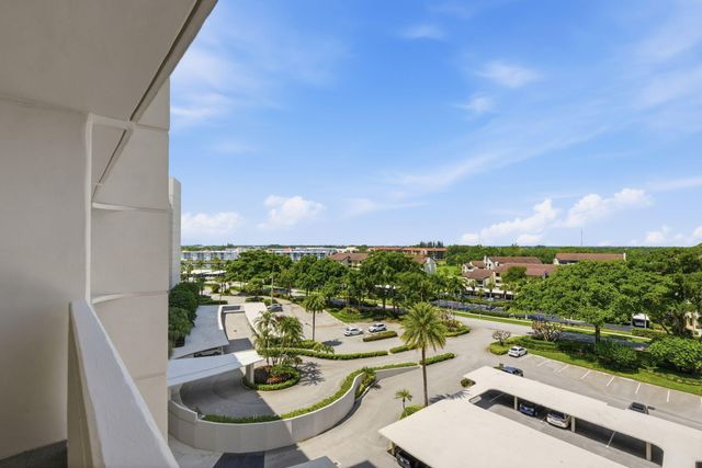 124 Lakeshore Drive 8280, North Palm Beach, FL 33408