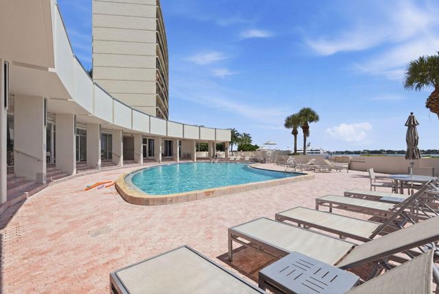 124 Lakeshore Drive 8280, North Palm Beach, FL 33408