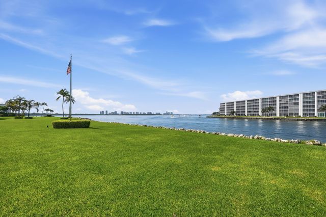 124 Lakeshore Drive 8280, North Palm Beach, FL 33408