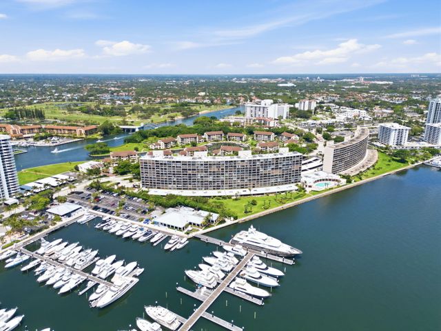 124 Lakeshore Drive 8280, North Palm Beach, FL 33408