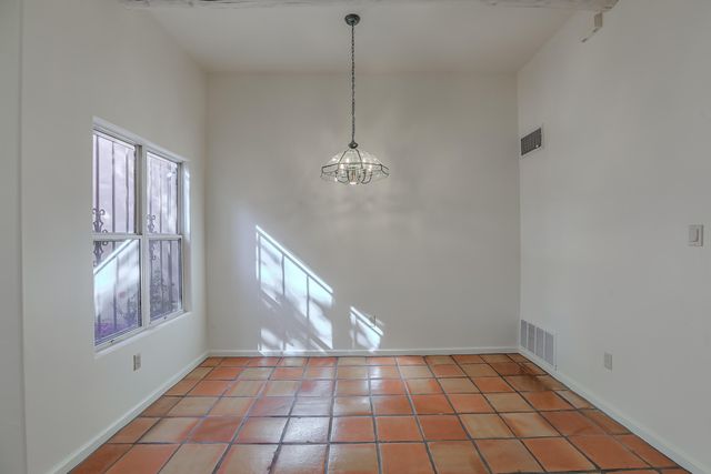2602 Los Tomases Drive NW, Albuquerque, NM 87107