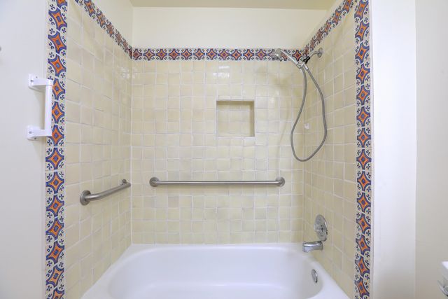 2602 Los Tomases Drive NW, Albuquerque, NM 87107
