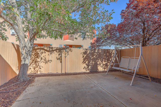 2602 Los Tomases Drive NW, Albuquerque, NM 87107
