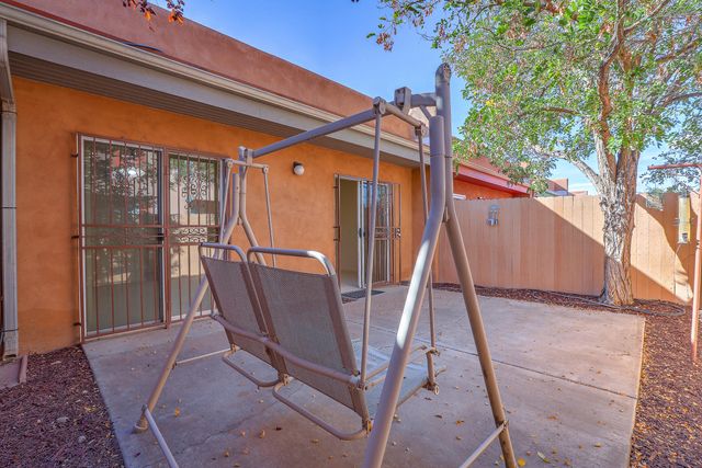 2602 Los Tomases Drive NW, Albuquerque, NM 87107