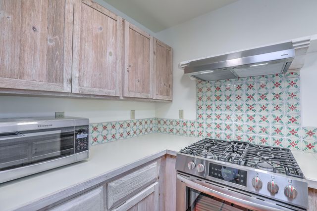 2602 Los Tomases Drive NW, Albuquerque, NM 87107