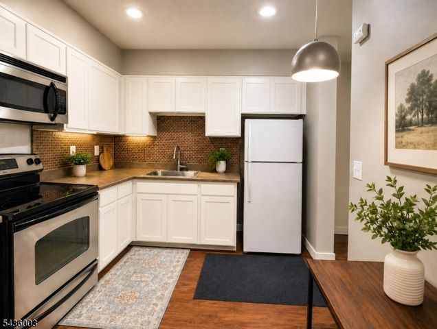 45 Hussa St 3, Linden City, NJ 07036