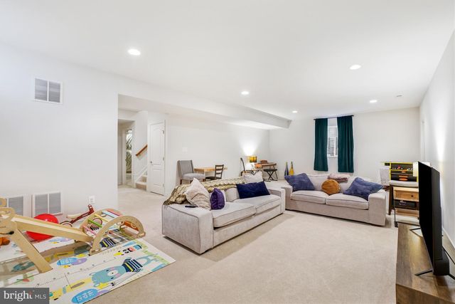 3861 BRAVEHEART DR, Frederick, MD 21704