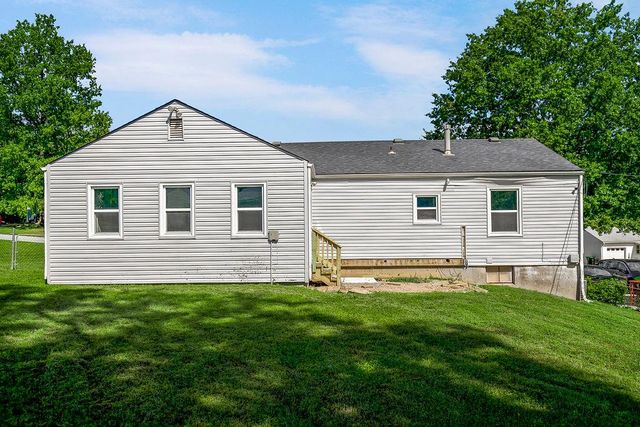 116 N Peck Drive, Independence, MO 64056