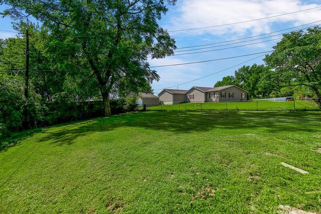 116 N Peck Drive, Independence, MO 64056