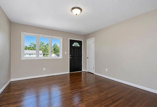 116 N Peck Drive, Independence, MO 64056