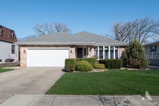 9345 S 82nd Court, Hickory Hills, IL 60457