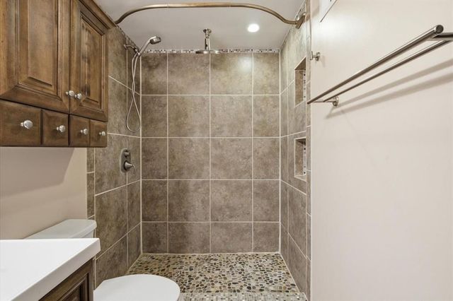 1192 Pennsbury Boulevard, Pennsbury, PA 15205