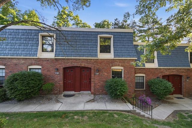 1192 Pennsbury Boulevard, Pennsbury, PA 15205