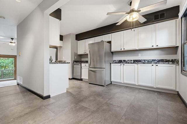 1192 Pennsbury Boulevard, Pennsbury, PA 15205