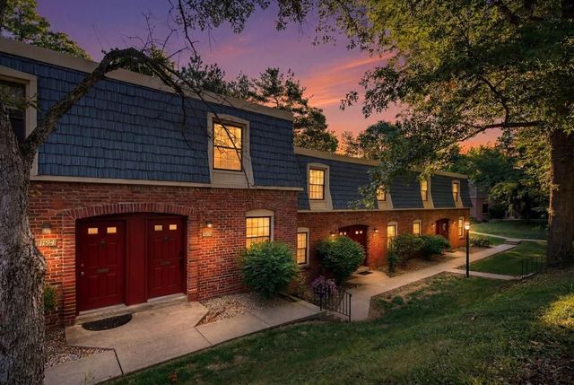 1192 Pennsbury Boulevard, Pennsbury, PA 15205