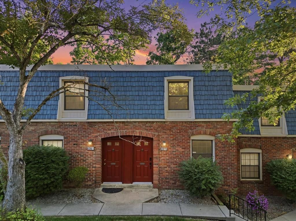1192 Pennsbury Boulevard, Pennsbury, PA 15205
