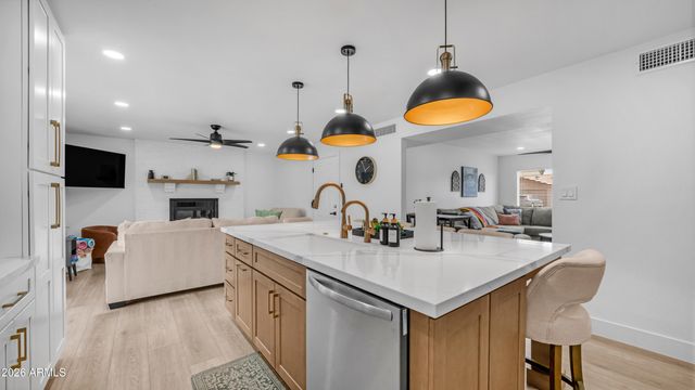 1026 E CONCORDA Drive, Tempe, AZ 85282