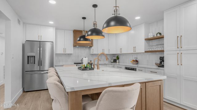 1026 E CONCORDA Drive, Tempe, AZ 85282