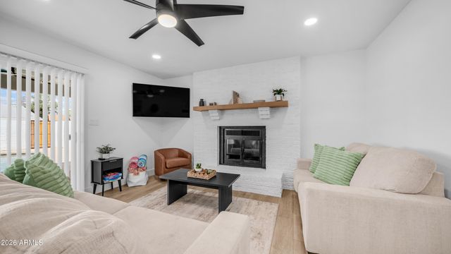 1026 E CONCORDA Drive, Tempe, AZ 85282