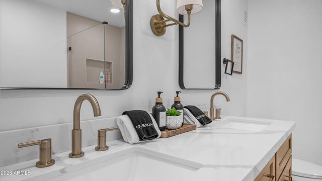 1026 E CONCORDA Drive, Tempe, AZ 85282