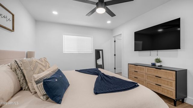 1026 E CONCORDA Drive, Tempe, AZ 85282