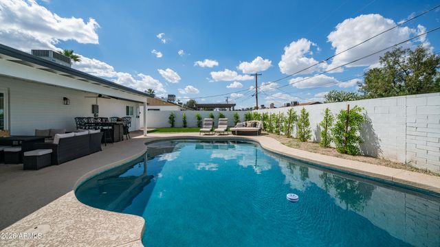 1026 E CONCORDA Drive, Tempe, AZ 85282