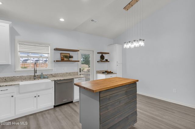 106 Tylers Cove Way, Winnabow, NC 28479