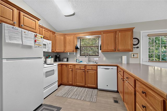 21265 Maple Drive, Garfield, AR 72732