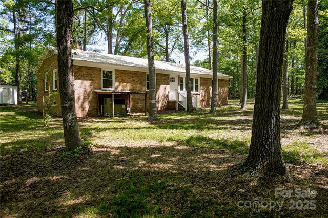 1216 Stallion Lane, Lancaster, SC 29720