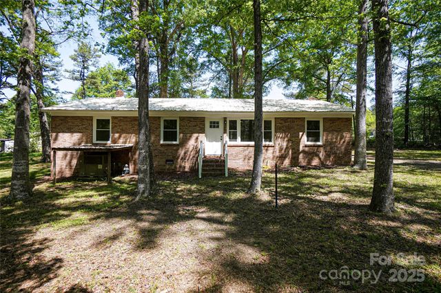 1216 Stallion Lane, Lancaster, SC 29720