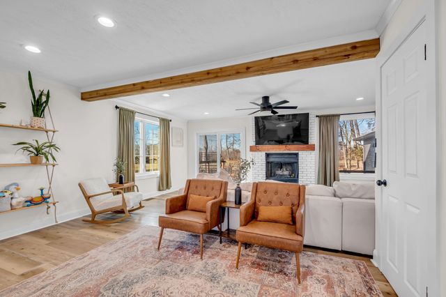 1447 Maxwell Branch Rd, Cottontown, TN 37048