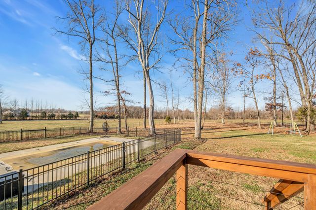 1447 Maxwell Branch Rd, Cottontown, TN 37048