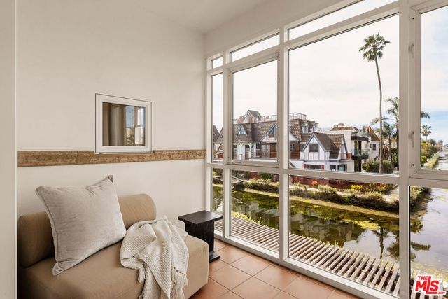 2301 Eastern Canal, Venice, CA 90291