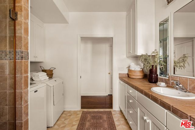 2301 Eastern Canal, Venice, CA 90291