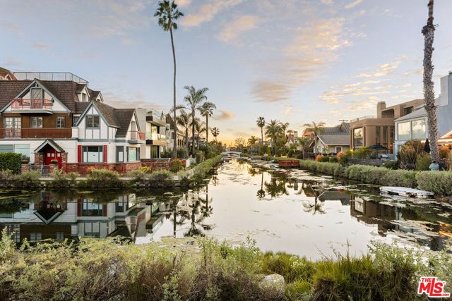 2301 Eastern Canal, Venice, CA 90291