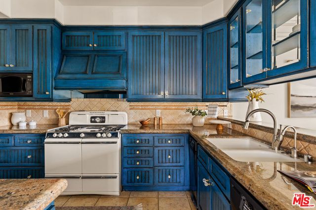 2301 Eastern Canal, Venice, CA 90291