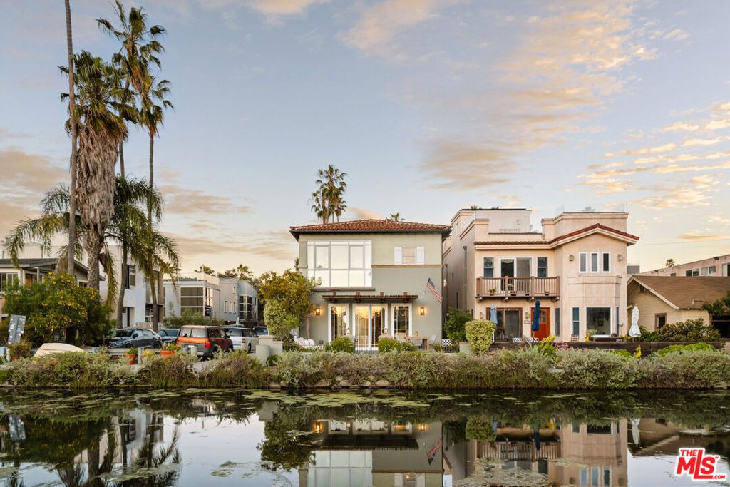 2301 Eastern Canal, Venice, CA 90291